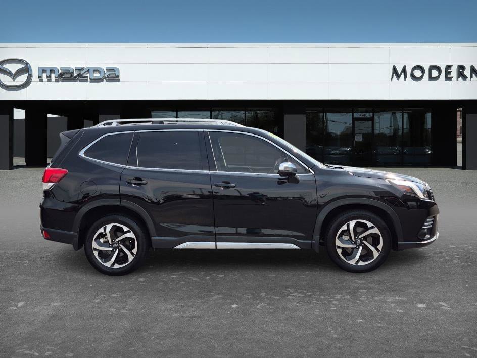 Used 2022 Crystal Black Silica Subaru Touring image 4