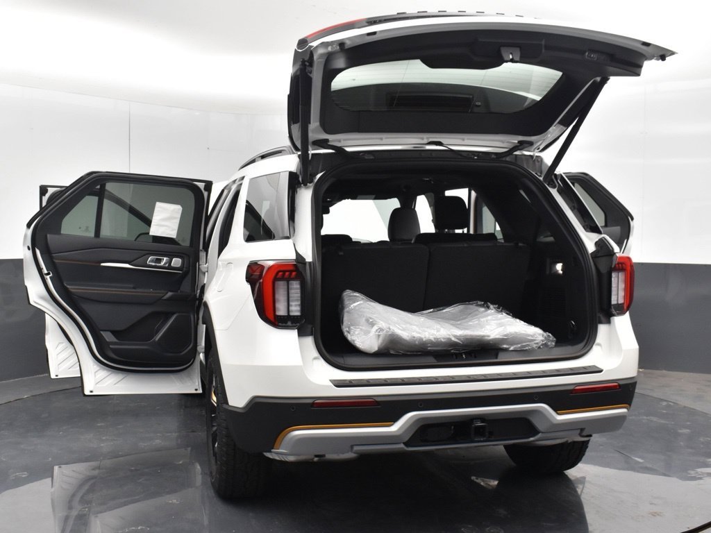 New 2026 Star White Metallic Tri-Coat Ford Tremor® image 40