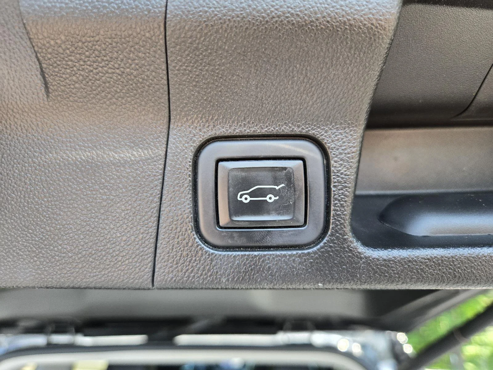 Used 2020 Ebony Twilight Metallic GMC AT4 image 10