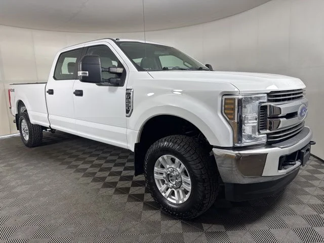 2018 Ford F-250 XL 4x4 Crew Cab 8' Box's photo