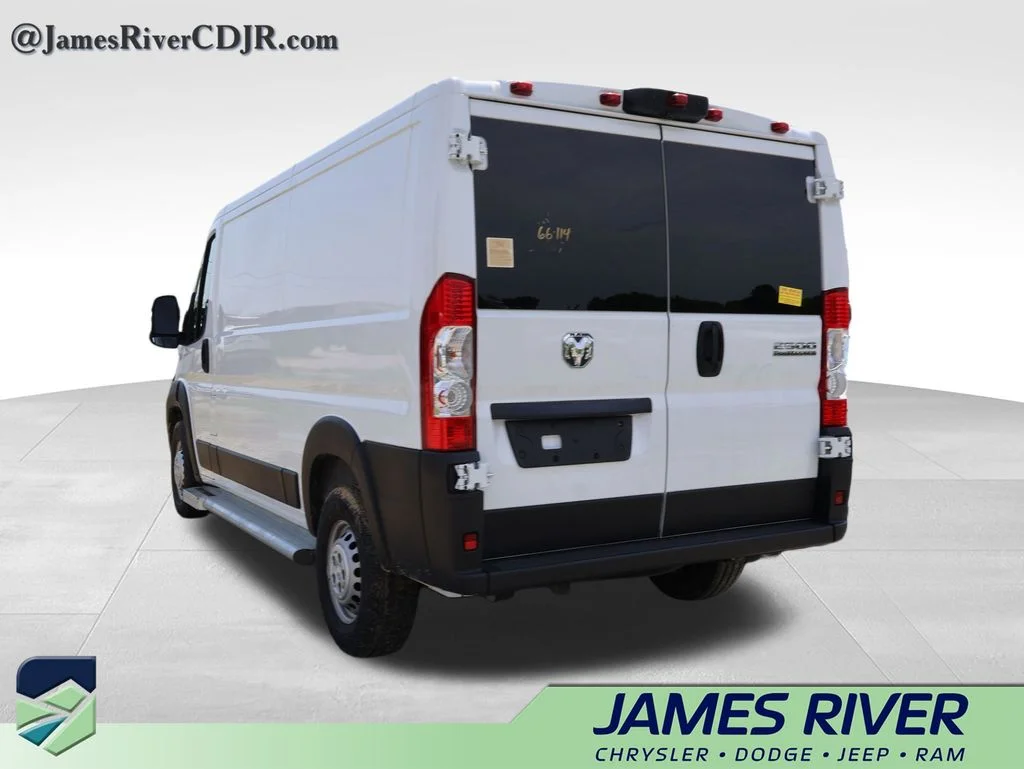 Used 2025 White Ram Base image 22