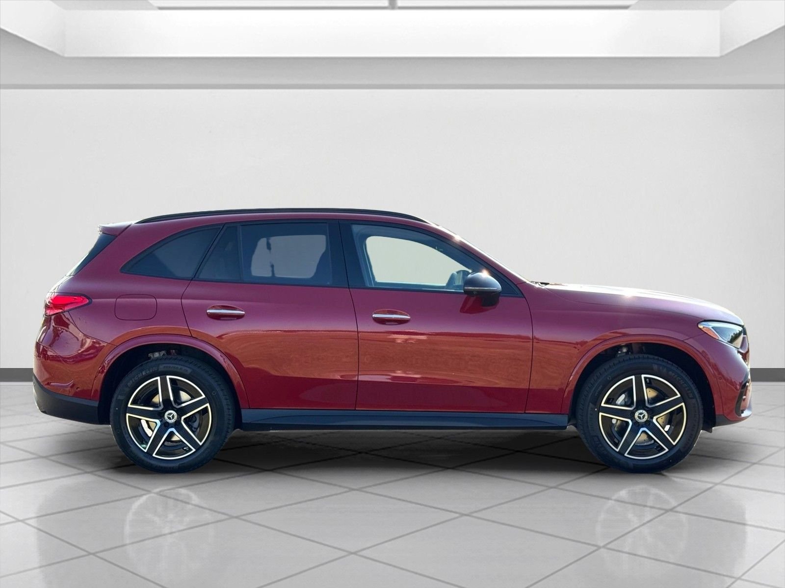 New 2026 MANUFAKTUR Patagonia Red Metallic Mercedes-Benz GLC 300 image 2