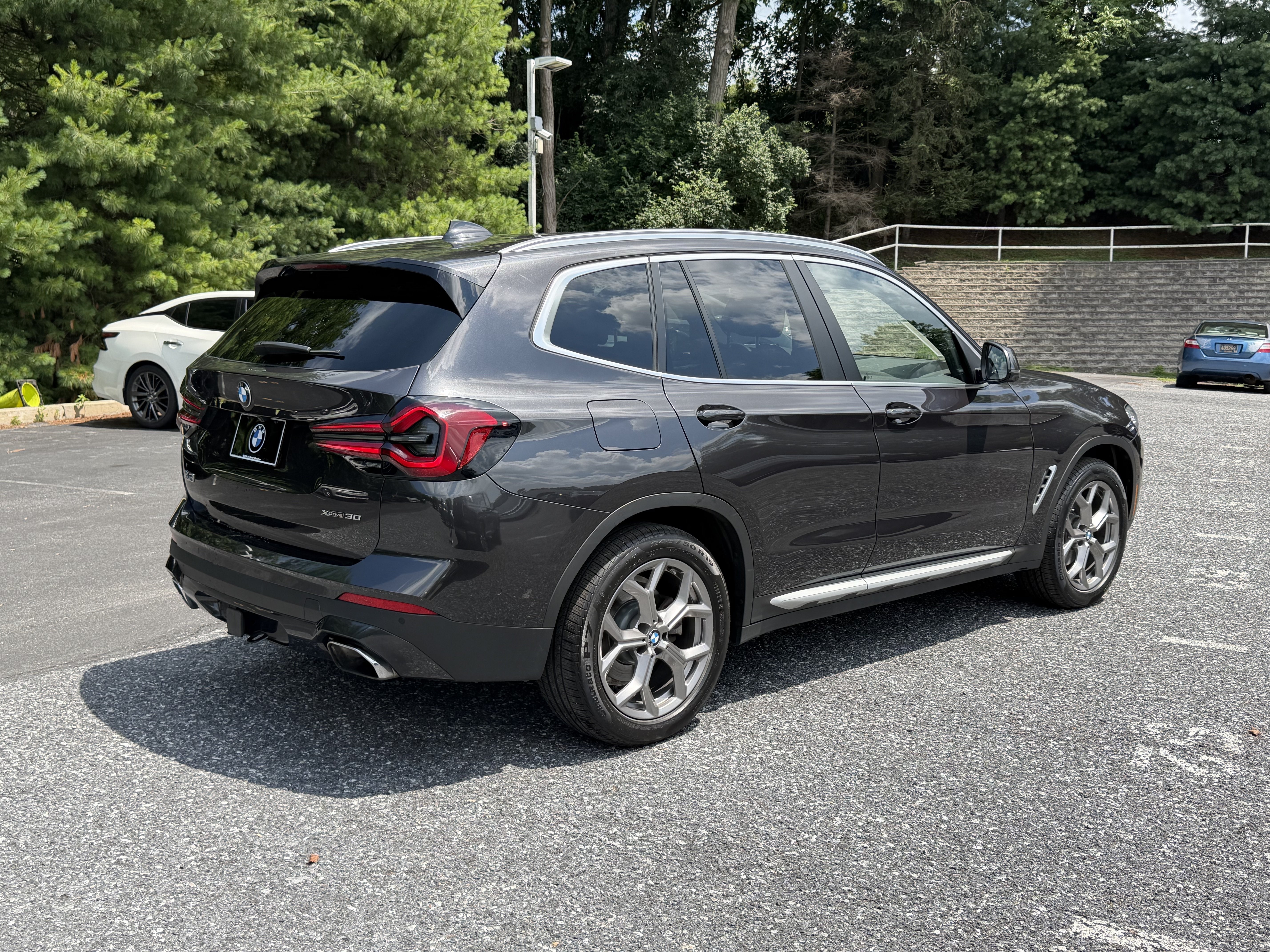 Used 2023 DARK GRAPHITE MET BMW xDrive30i image 4