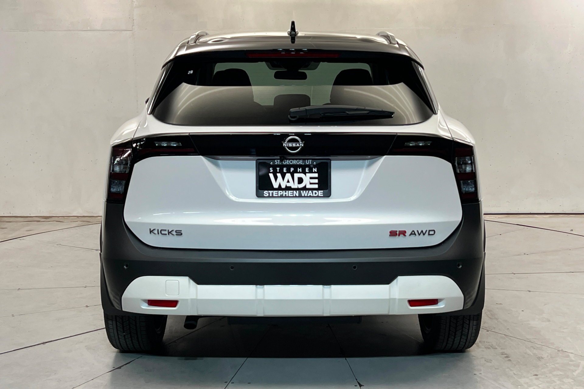 New 2026 Aspen White TriCoat / Super Black Two-tone Nissan SR image 5