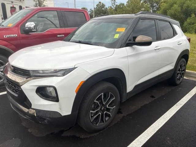 Used 2021 Summit White Chevrolet ACTIV image 3
