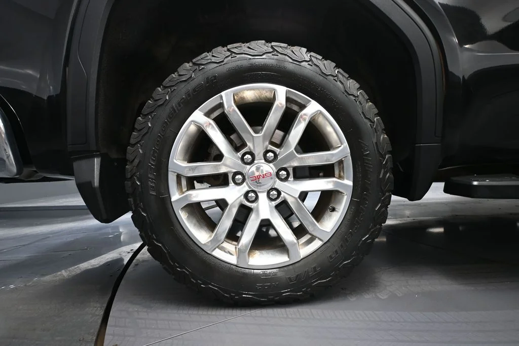 Used 2020 Black GMC SLT image 16