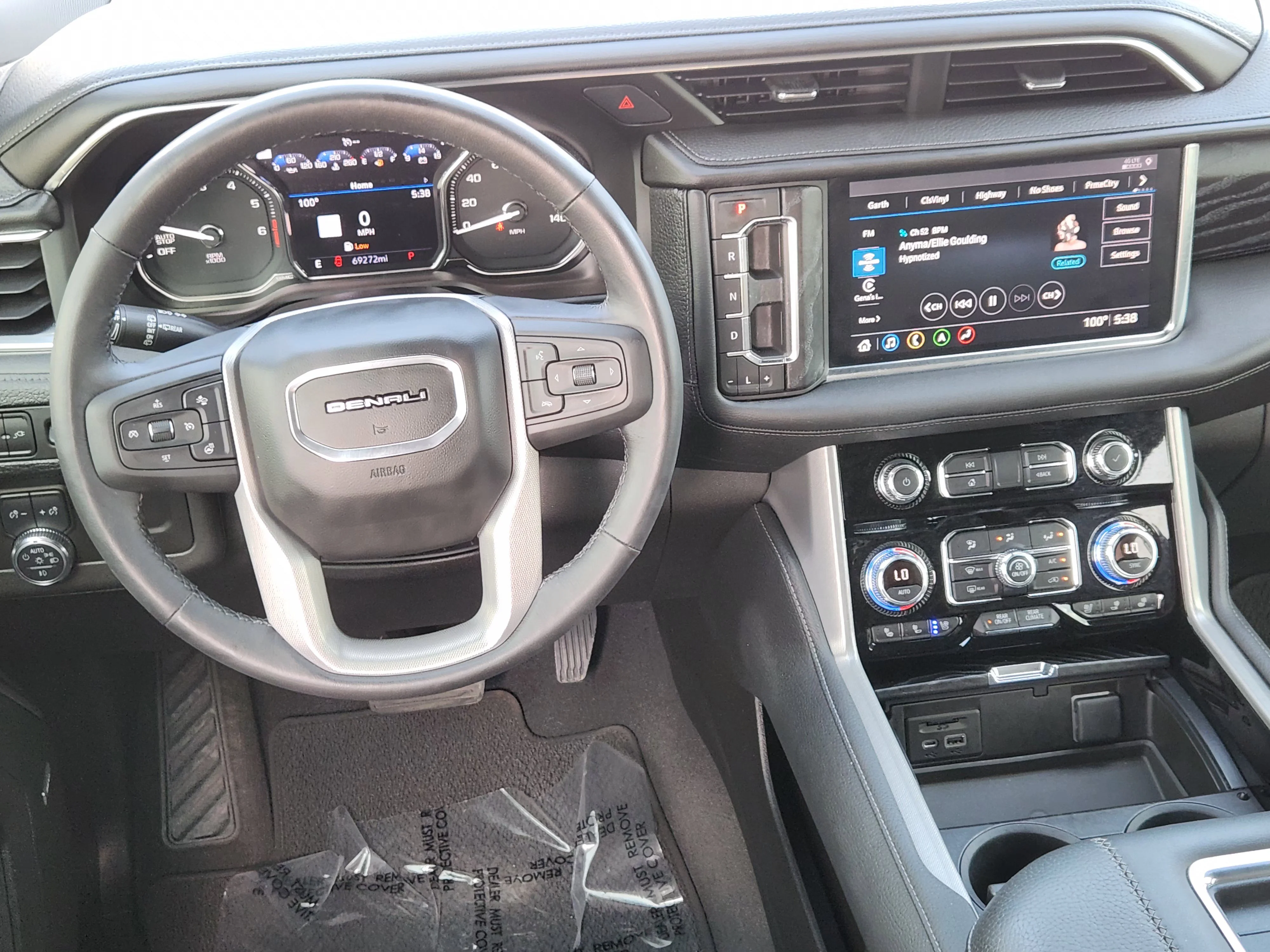 Used 2021 Onyx Black GMC Denali image 27