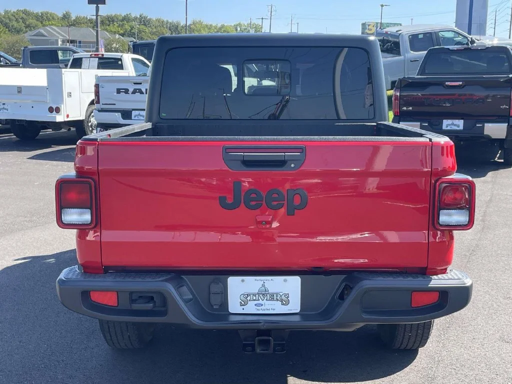 Used 2023 Firecracker Red Clearcoat Jeep Sport S image 4