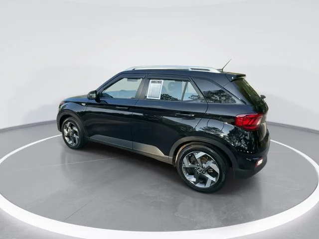 Used 2023 Black Hyundai SEL image 5