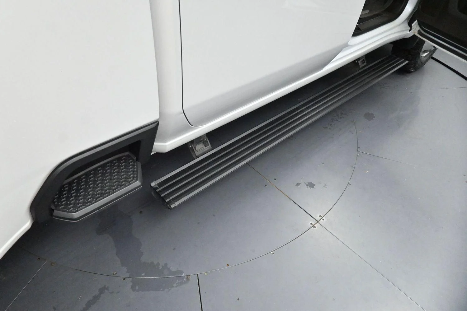 Used 2022 White Frost Tricoat GMC Denali image 17