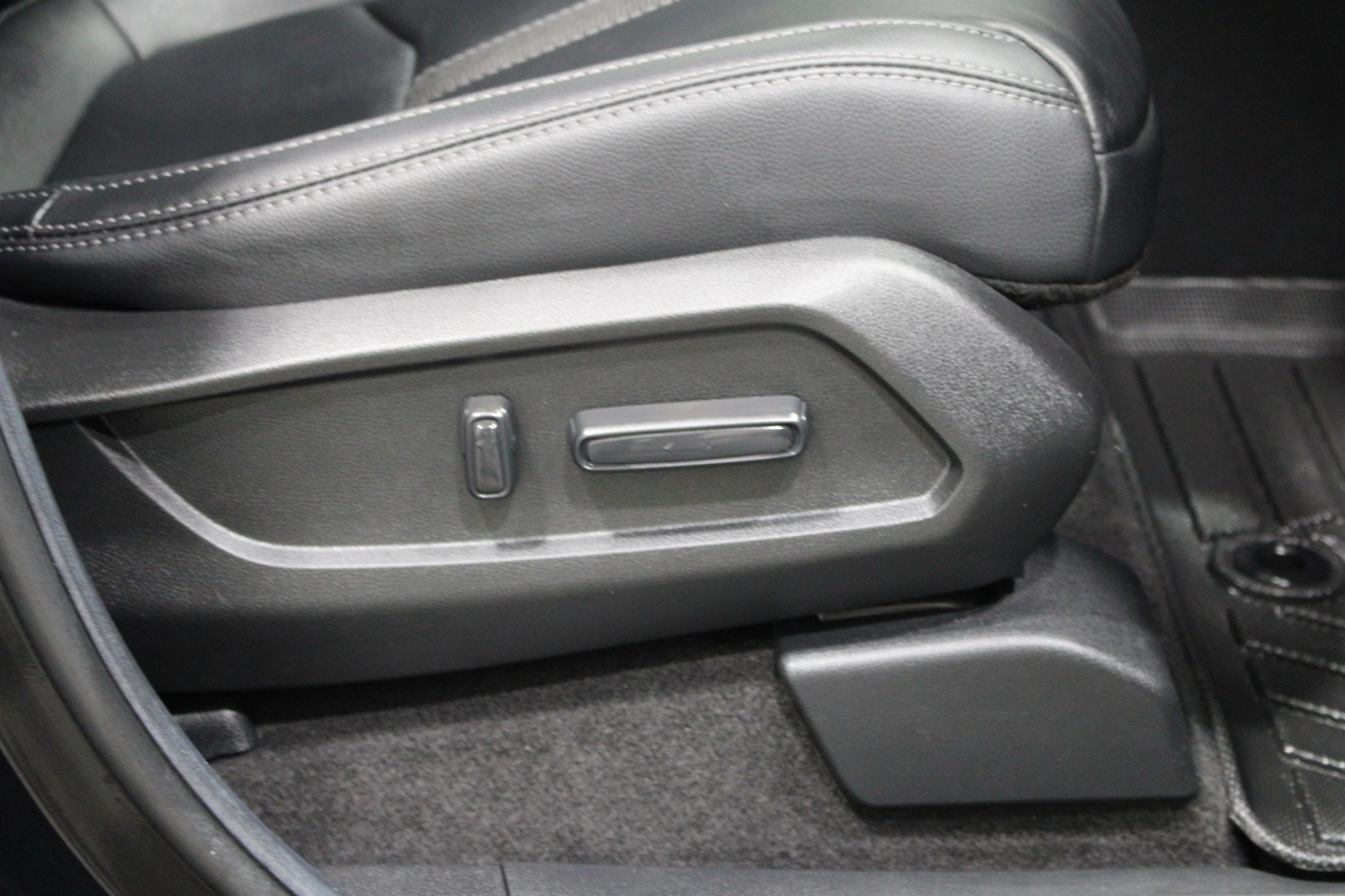 2025 Honda Pilot EX-L - Photo 28
