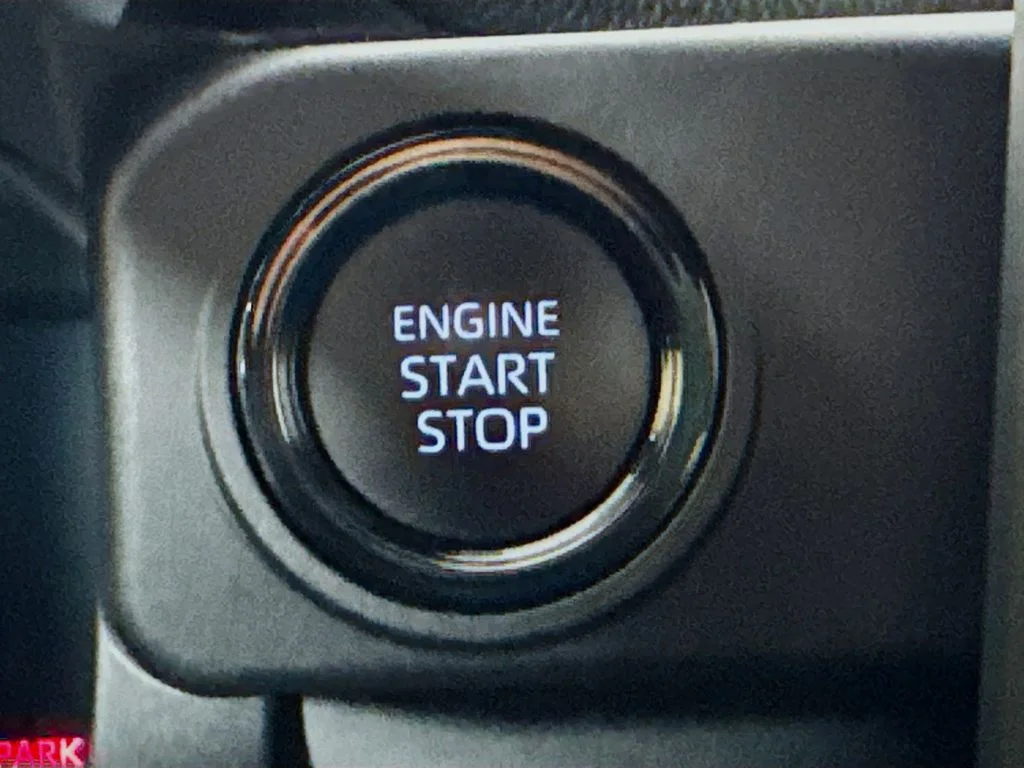 2025 Toyota Tacoma SR5 - Photo 19
