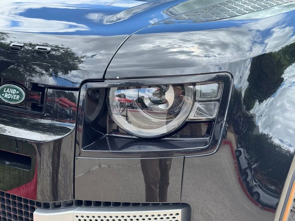 Certified Used 2025 Santorini Black Metallic Land Rover S image 4