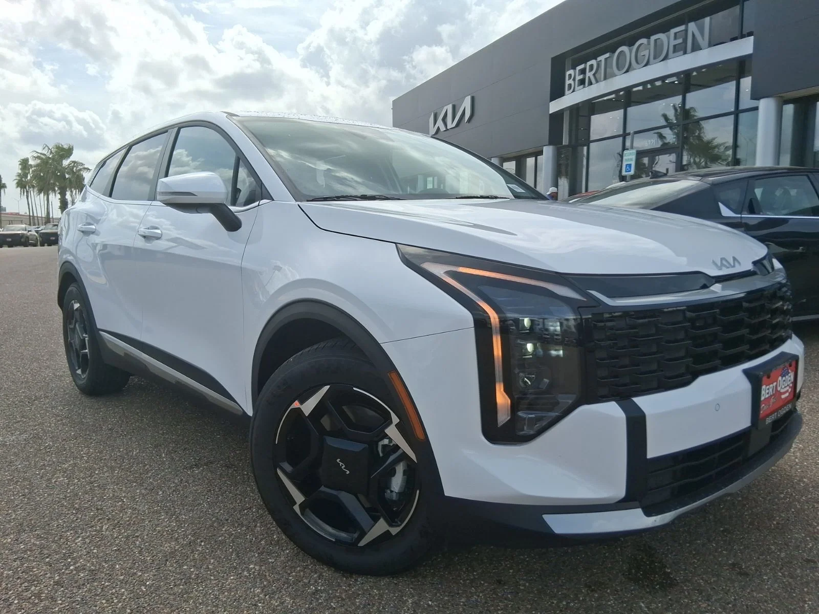 New 2026 White Kia EX image 1