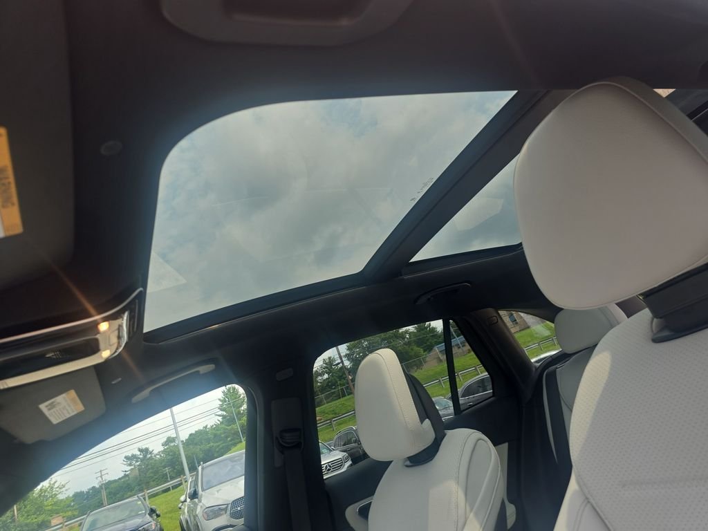 New 2026 Graphite Grey Metallic Mercedes-Benz GLC 300 image 26