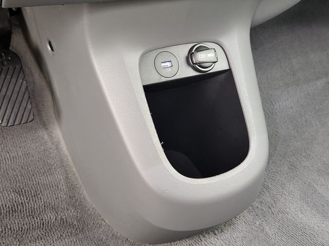 Certified Used 2024 White Hyundai SE image 28