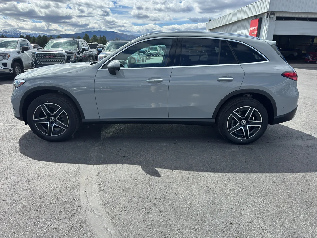 2026 Mercedes-Benz GLC GLC 300 4MATIC's photo