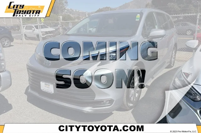 2025 Toyota Sienna XLE
