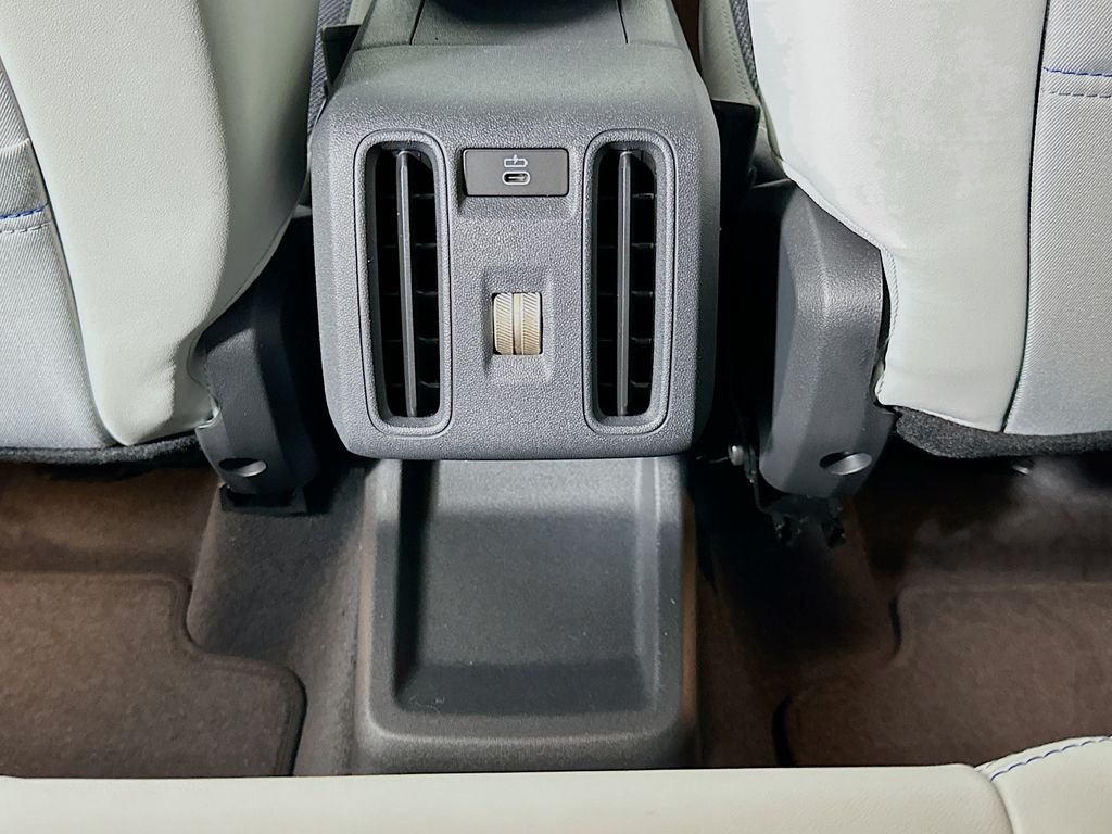 New 2027 White MINI Oxford Edition image 18