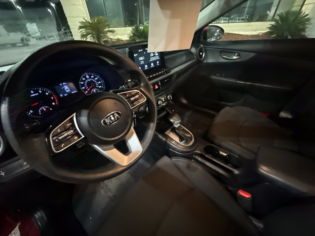 Used 2021 Red Kia LXS image 14