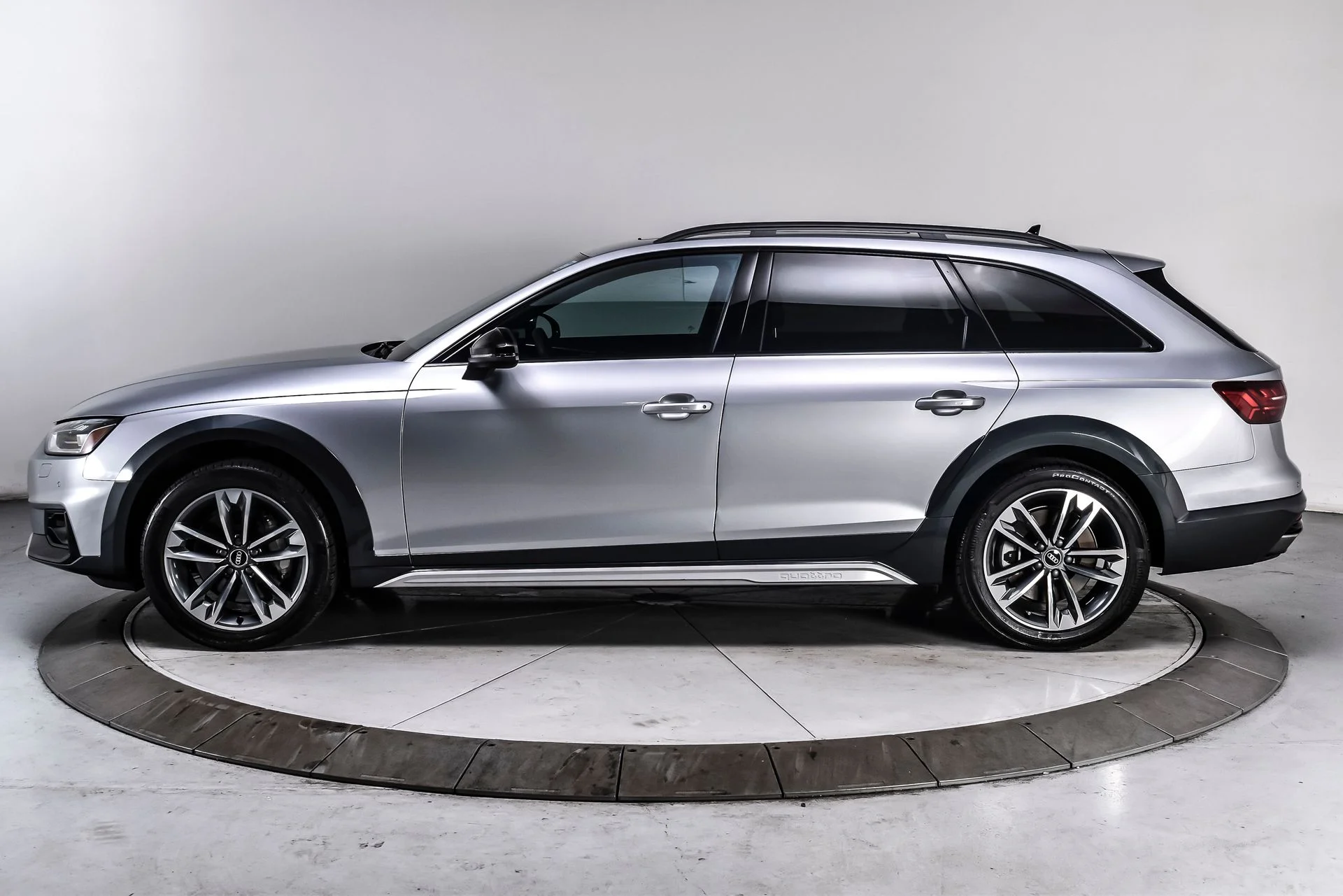 Used 2023 Florett Silver Metallic Audi 45 Premium Plus image 3