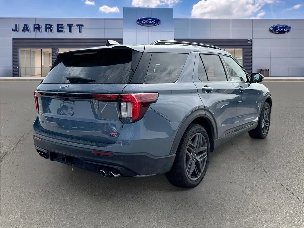 Used 2025 Blue Ford ST image 4