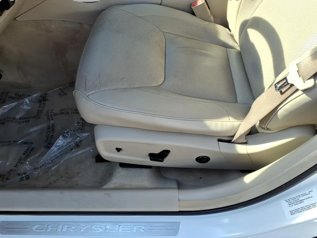 Used 2012 White Chrysler C image 17