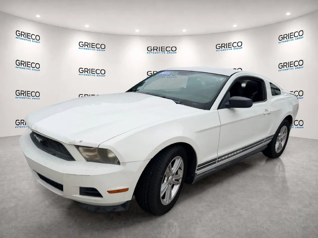 Used 2011 White Ford V6 image 3