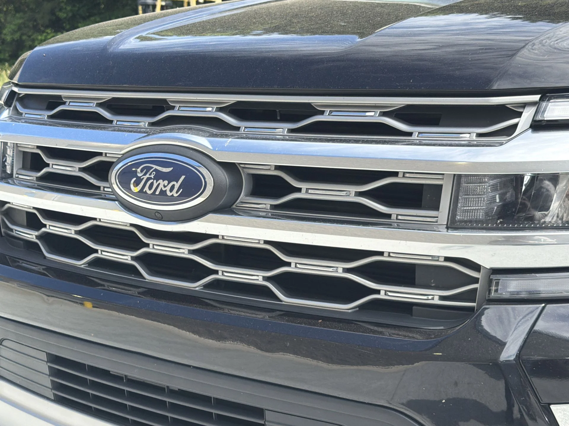 Used 2022 Black Metallic Ford Platinum image 12