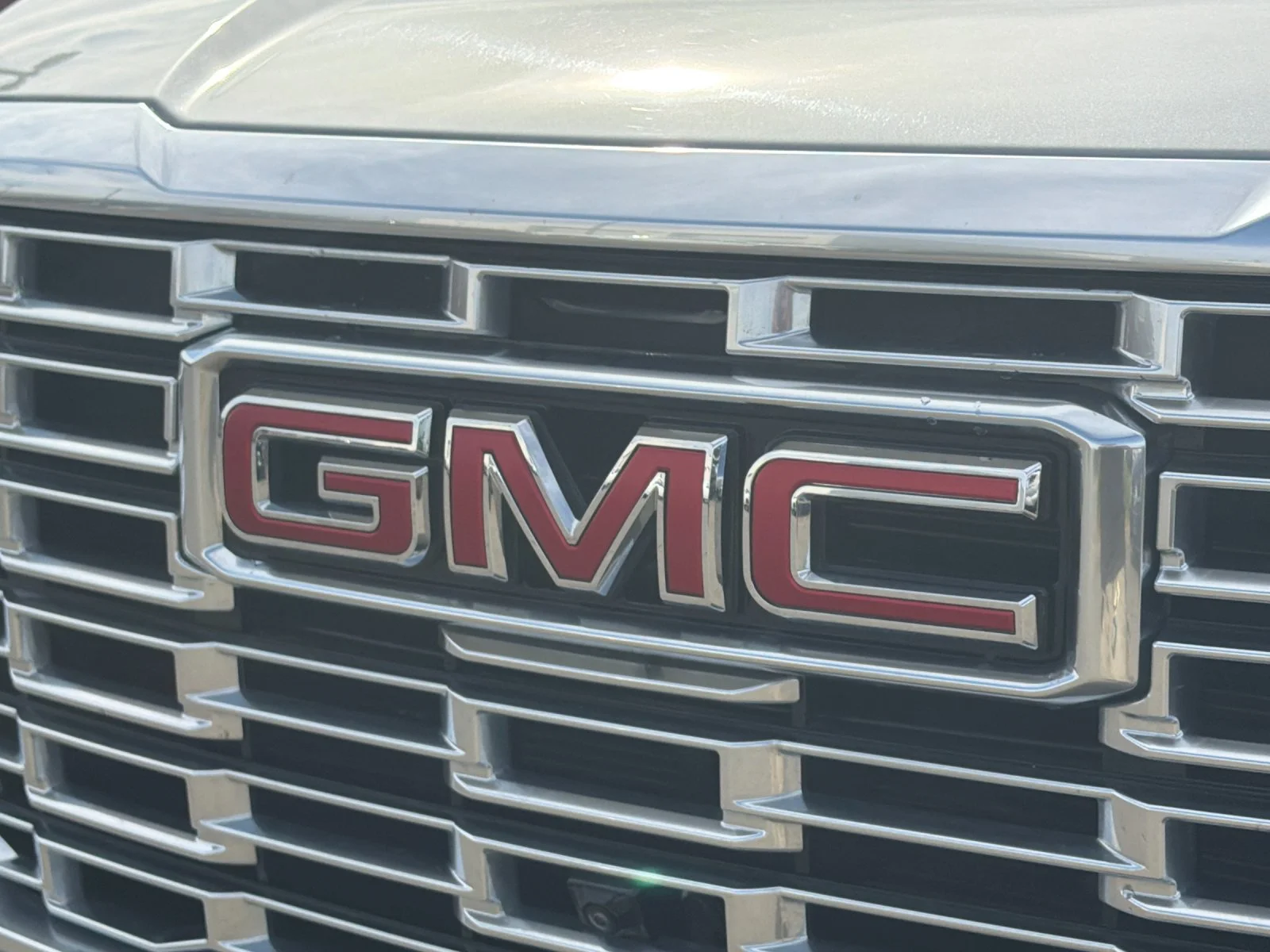 Used 2025 Sterling Metallic GMC Denali image 41