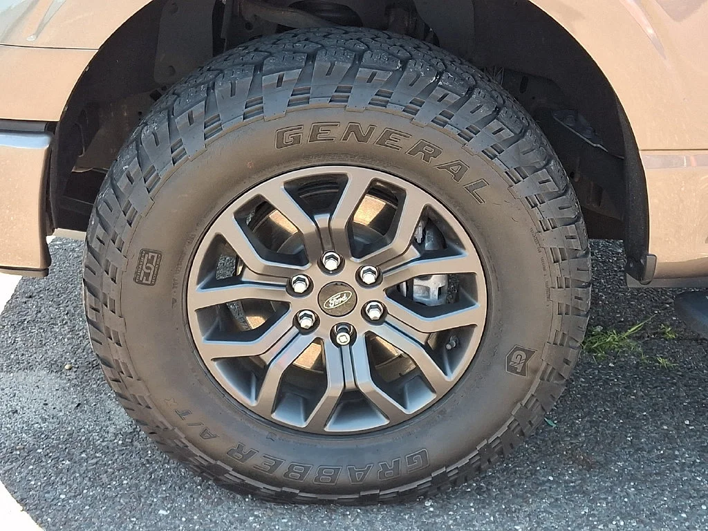 Used 2022  Ford XL image 29
