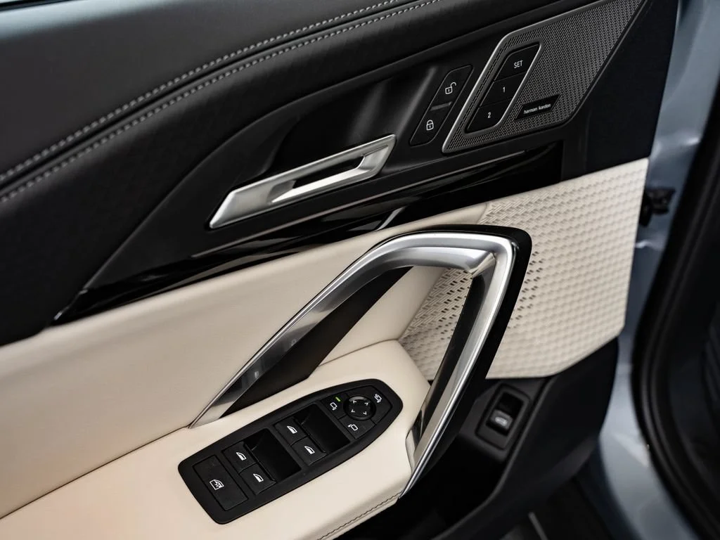 New 2027 Skyscraper Grey Metallic BMW xDrive28i image 25