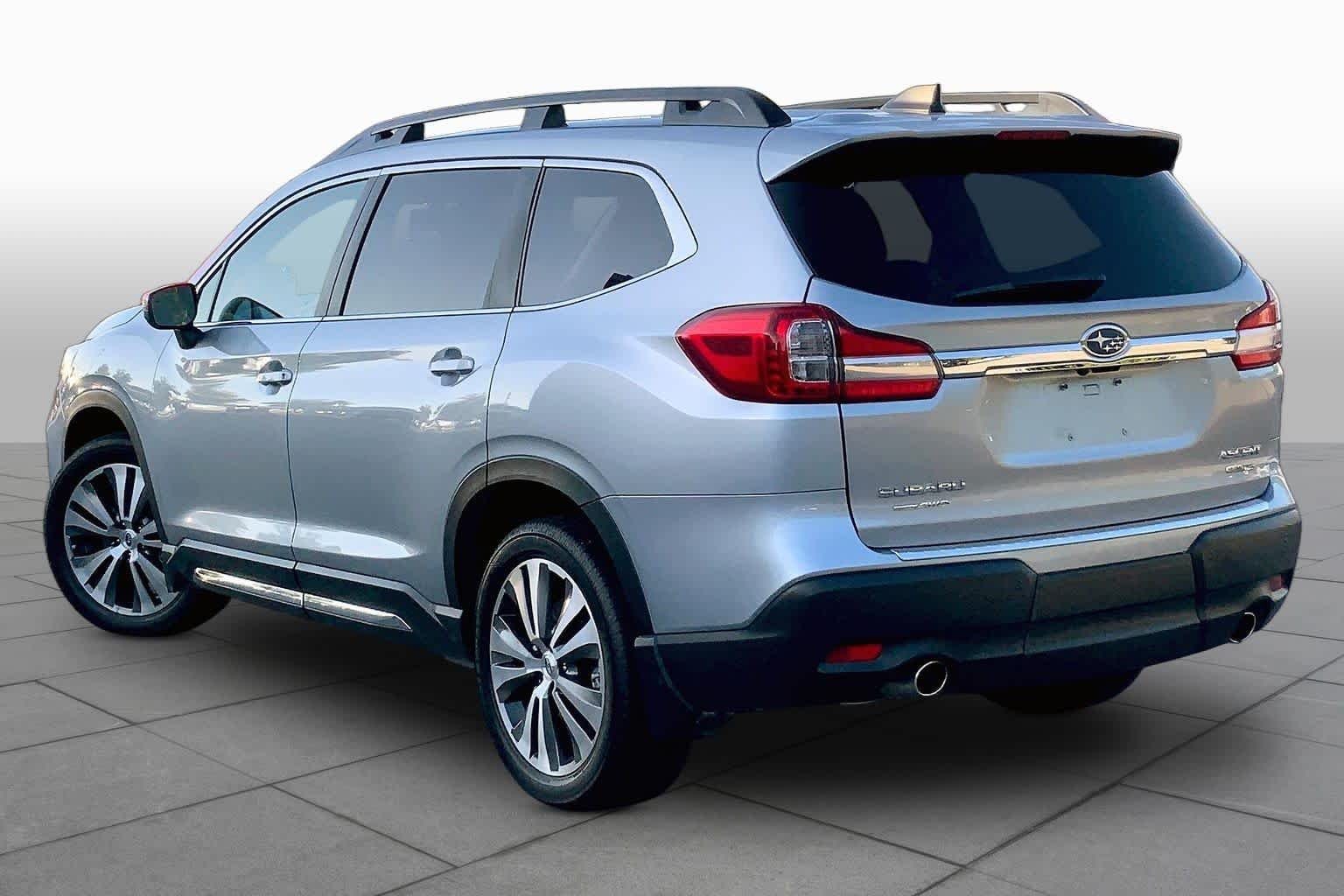 Used 2021 Ice Silver Metallic Subaru Limited image 11