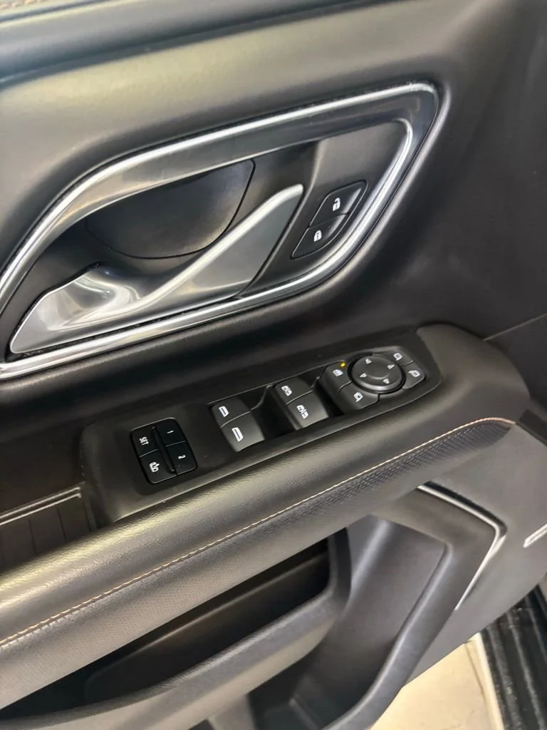 2022 GMC Yukon AT4 - Photo 11