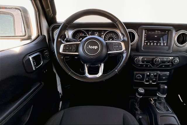 Used 2020 White Jeep Unlimited Sahara image 5
