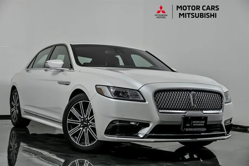 2018 Lincoln Continental Reserve FWD's photo