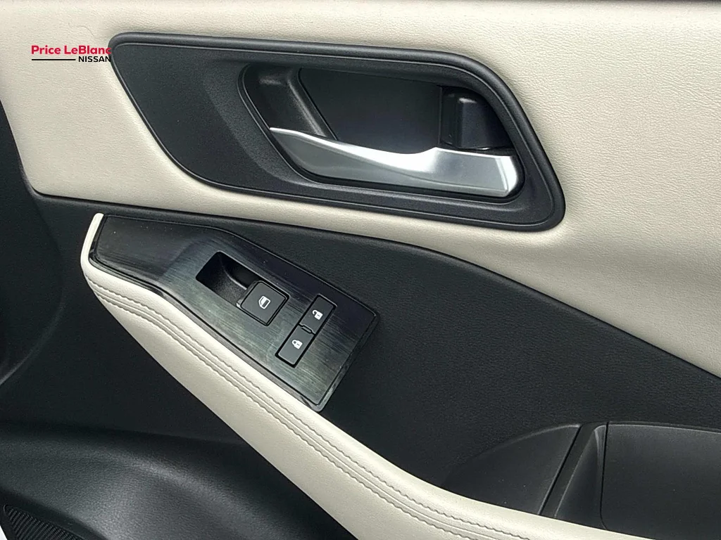 Certified Used 2025 Everest White Pearl Nissan SV image 14