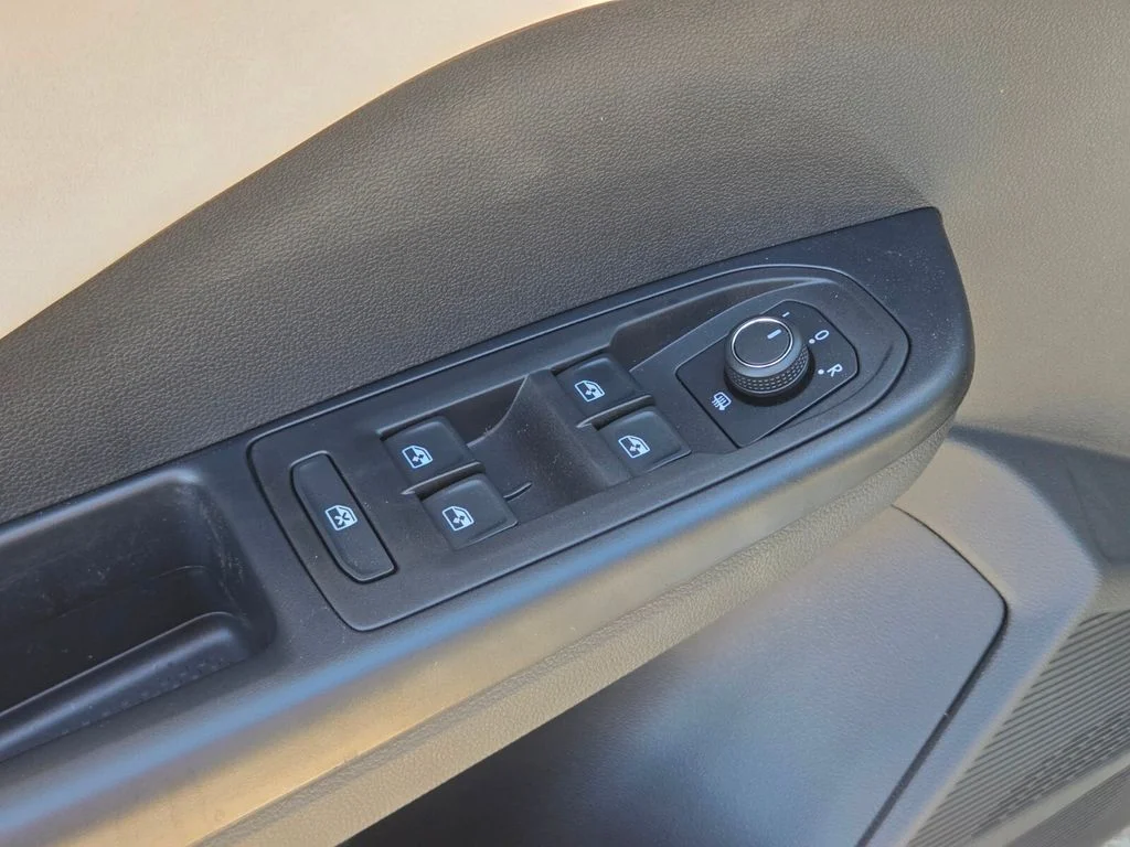 New 2026 Silver Volkswagen 1.5T SE image 10