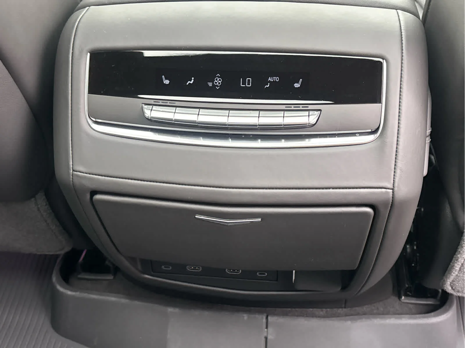 New 2026 Vibrant White Tricoat Cadillac Platinum Sport image 17