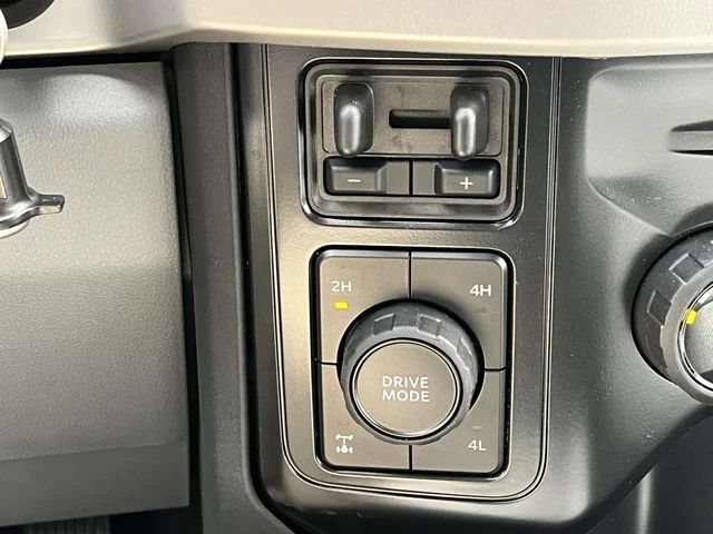 New 2025 Oxford White Ford F-350® XL image 22