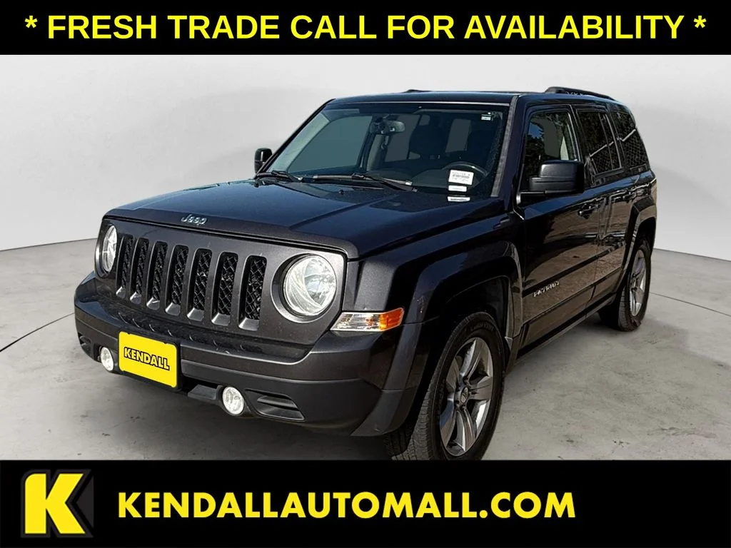 Used 2016 Gray Jeep Latitude image 1