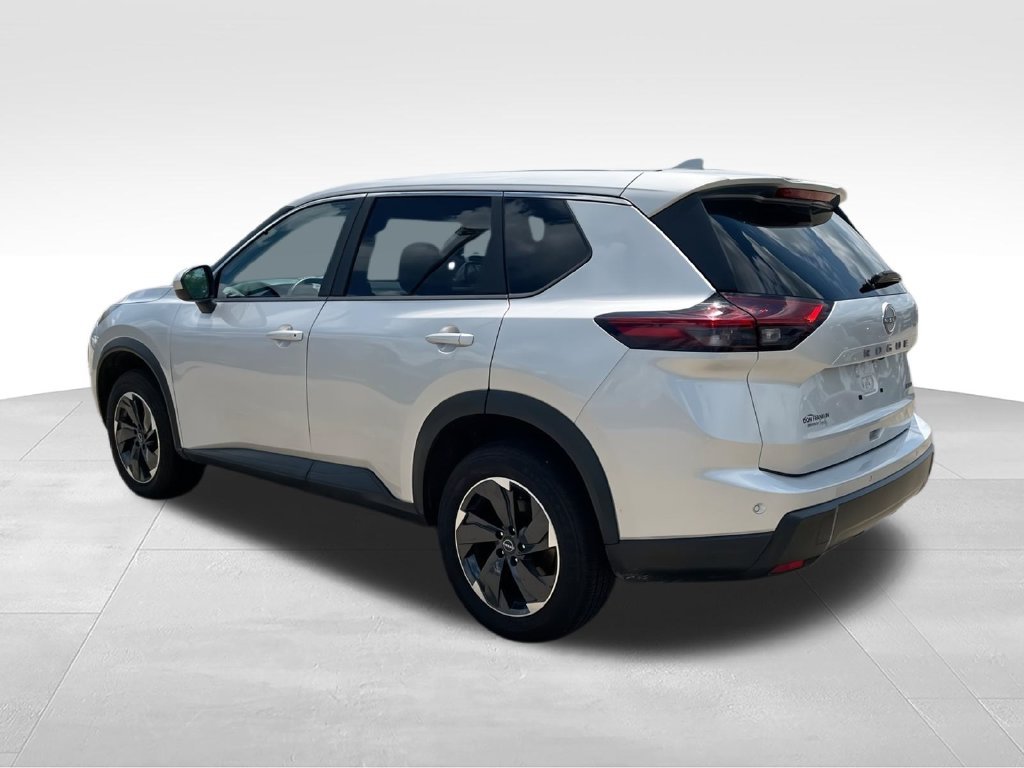 Used 2025 Silver Nissan SV image 6