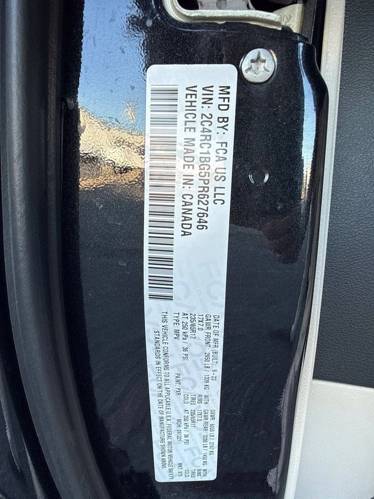 Used 2023 Black Chrysler Touring L image 37