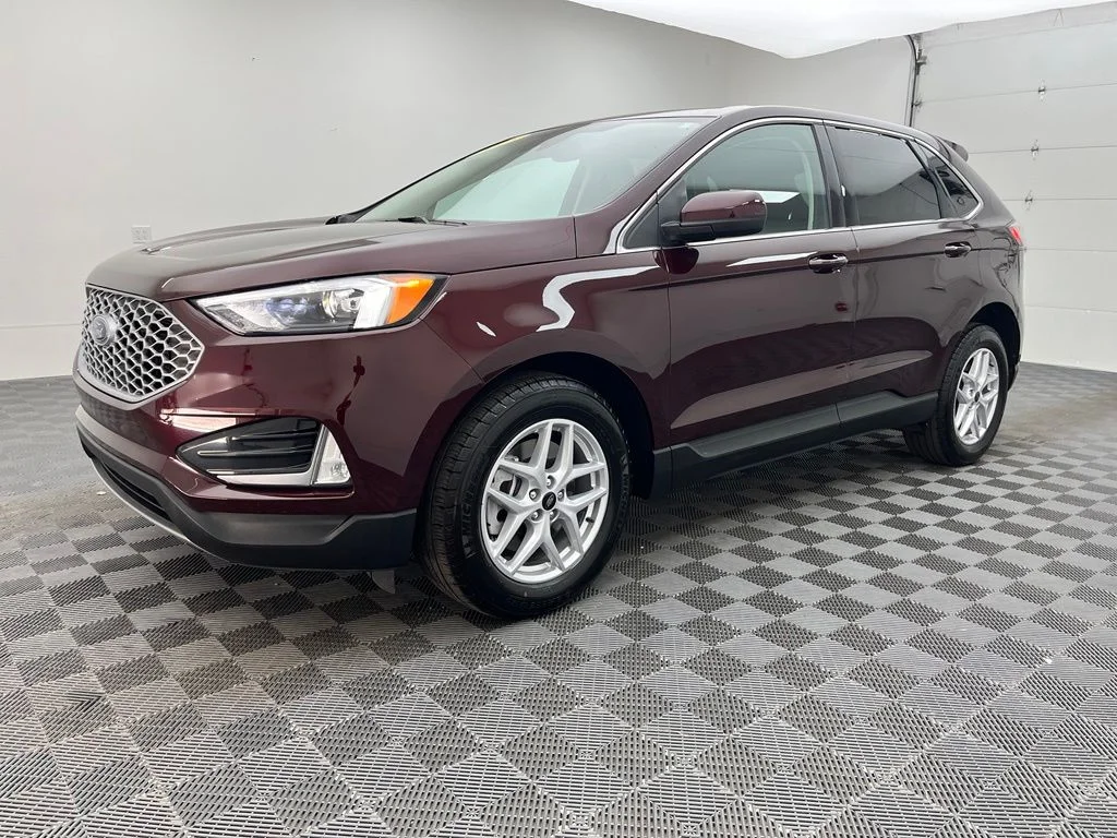 Used 2023 Red Ford SEL image 2