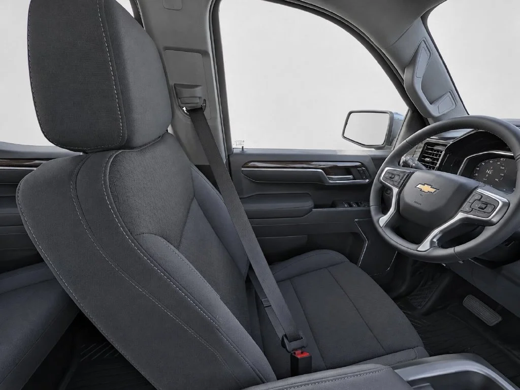 New 2026 White Chevrolet LT image 28