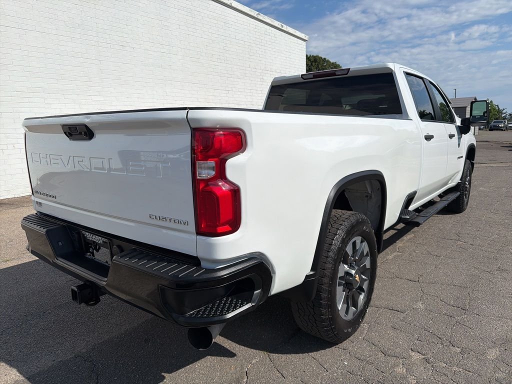 2021 Chevrolet Silverado 2500HD Custom - Photo 2