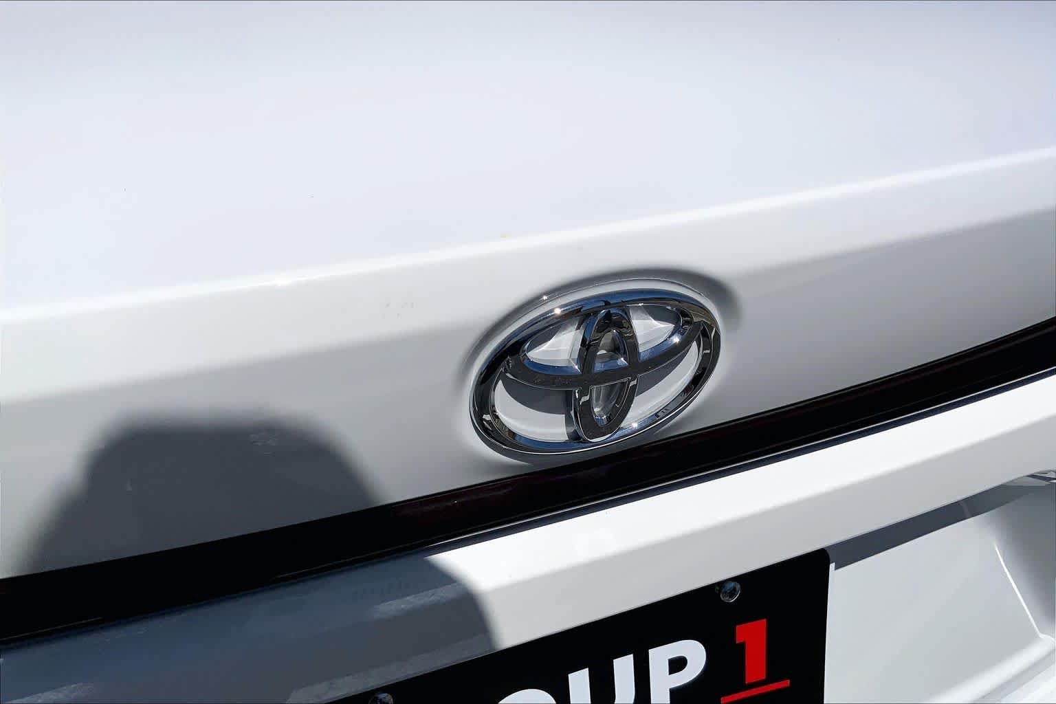 2026 Toyota Corolla LE - Photo 10