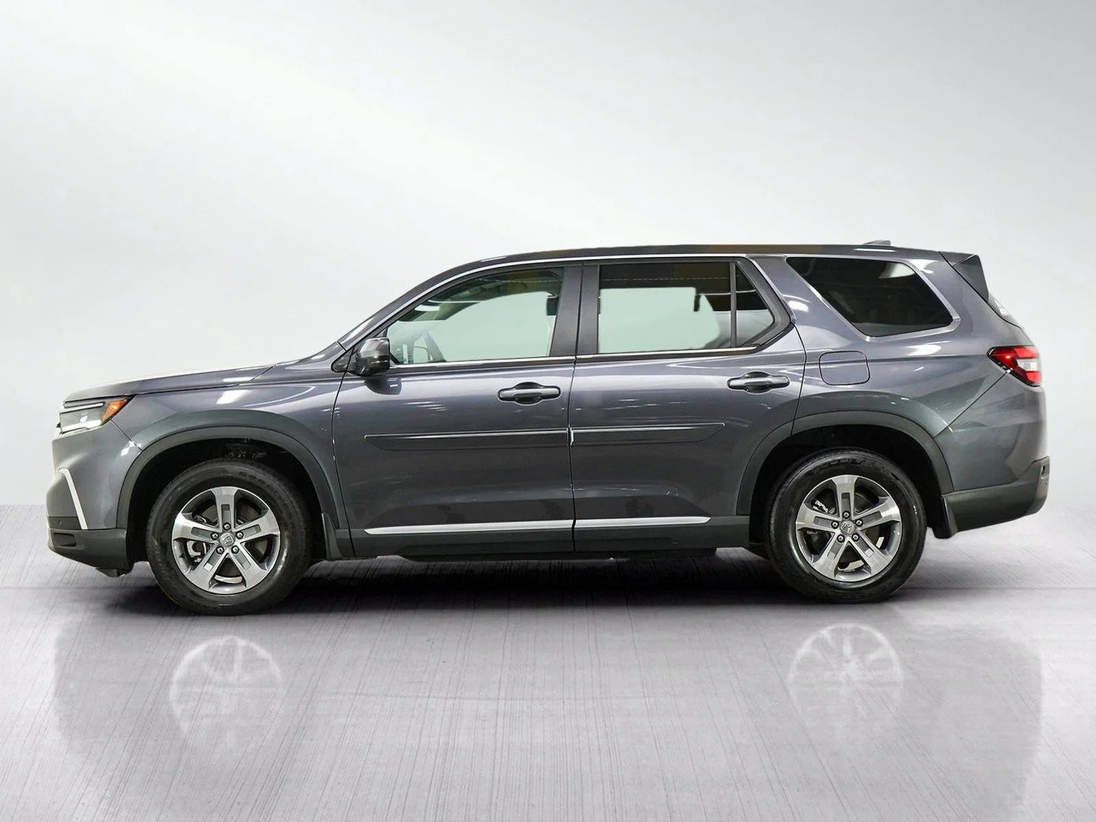 Used 2023  Honda EX-L image 2