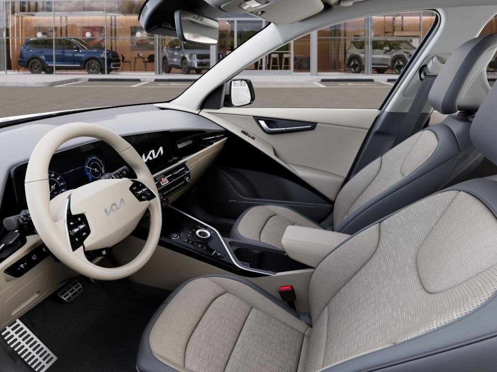 New 2026 Snow White Pearl Kia WAVE image 17