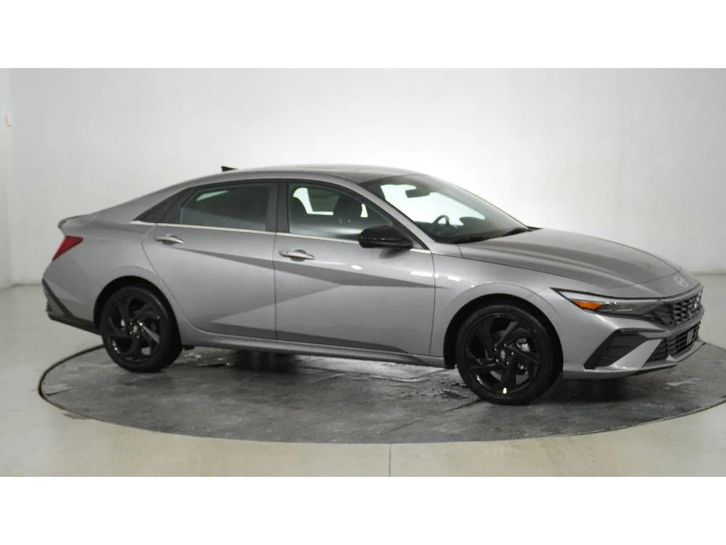 New 2026 Fluid Metal Hyundai SEL Sport Premium image 1